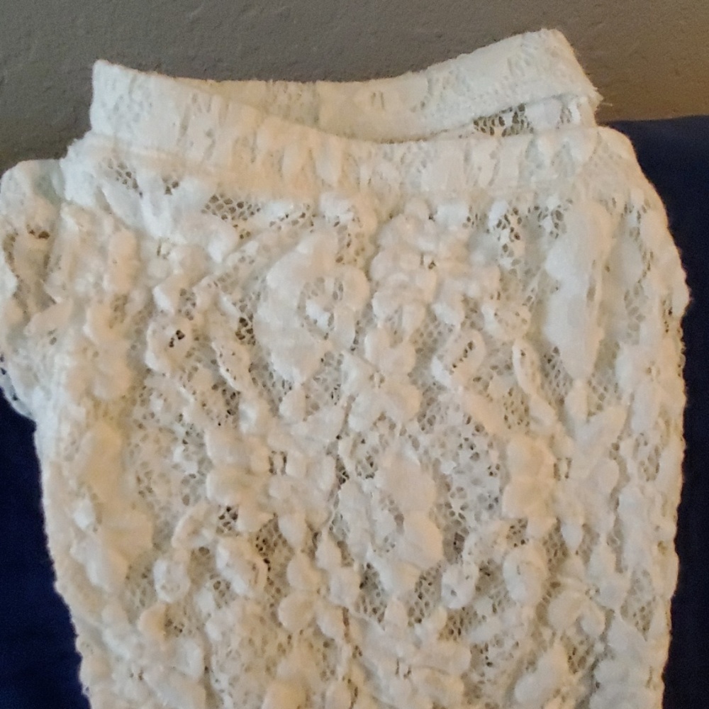 White/ivory lace leggings